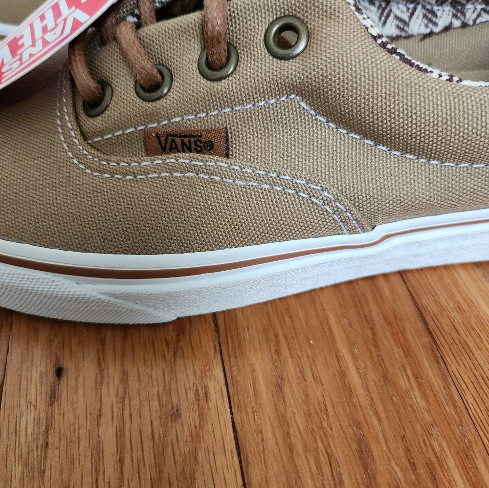 Vans Tan Canvas Atwood Deluxe Sneakers - Picture 4 of 11